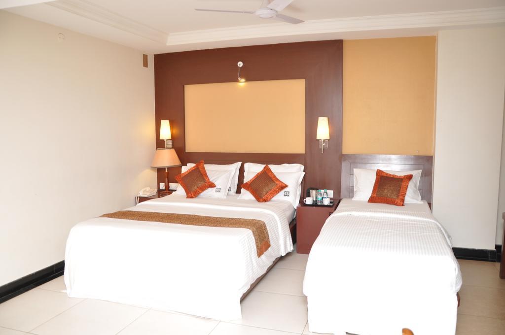 Hotel Shaans Tiruchirappalli Zimmer foto