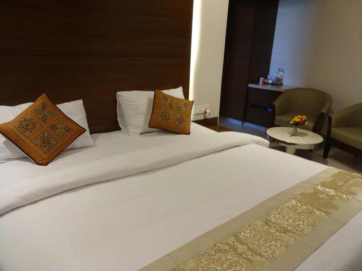 Hotel Shaans Tiruchirappalli Exterior foto